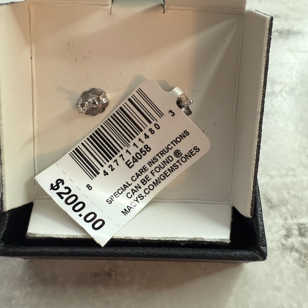 NWT Diamond Star Stud Earrings (1/10 ct. t.w.) in Sterling Silver - Picture 3 of 3